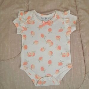 Nicole Miller Peach Pattern Short Sleeve Kids Bodysuit Size: 0-3 Months